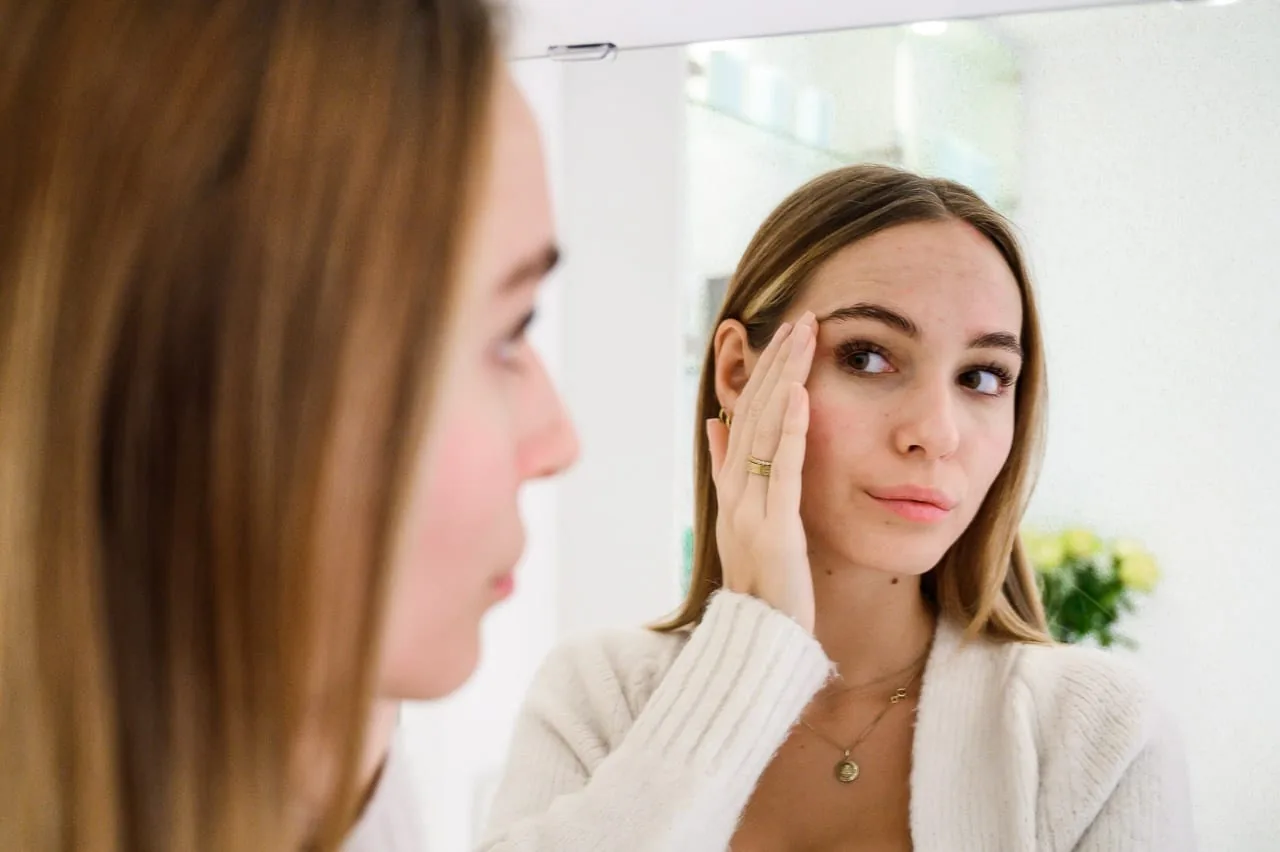 Fruit acid skin peel at Skinthetics Cosmetics in Düsseldorf