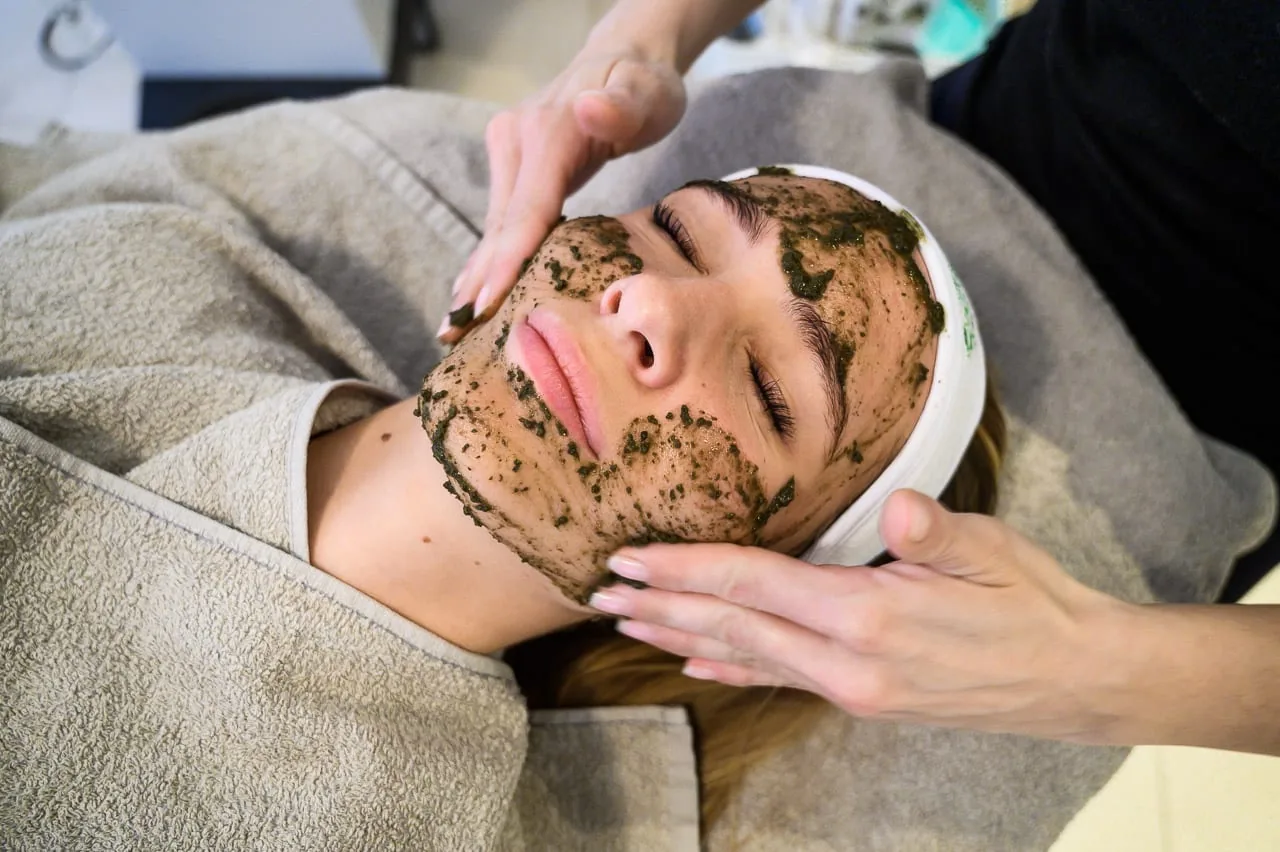 The original Green Peel by Dr. Schrammek at Skinthetics Cosmetics in Düsseldorf