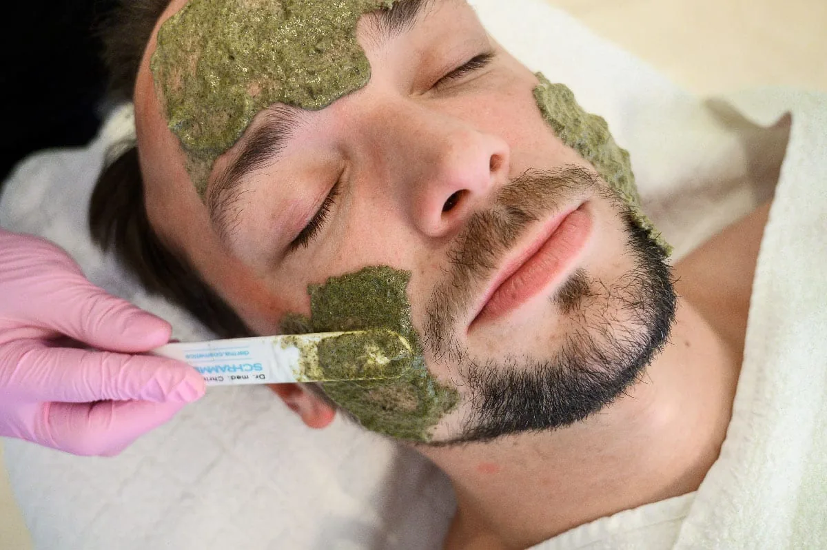 Green Peel herbal peel at Skinthetics Cosmetics in Düsseldorf