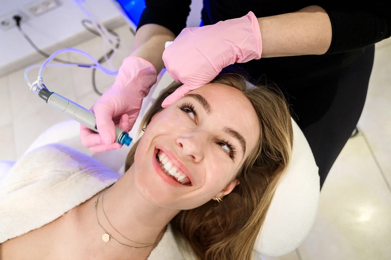 Professional extractions for acne – Skinthetics Cosmetics Düsseldorf